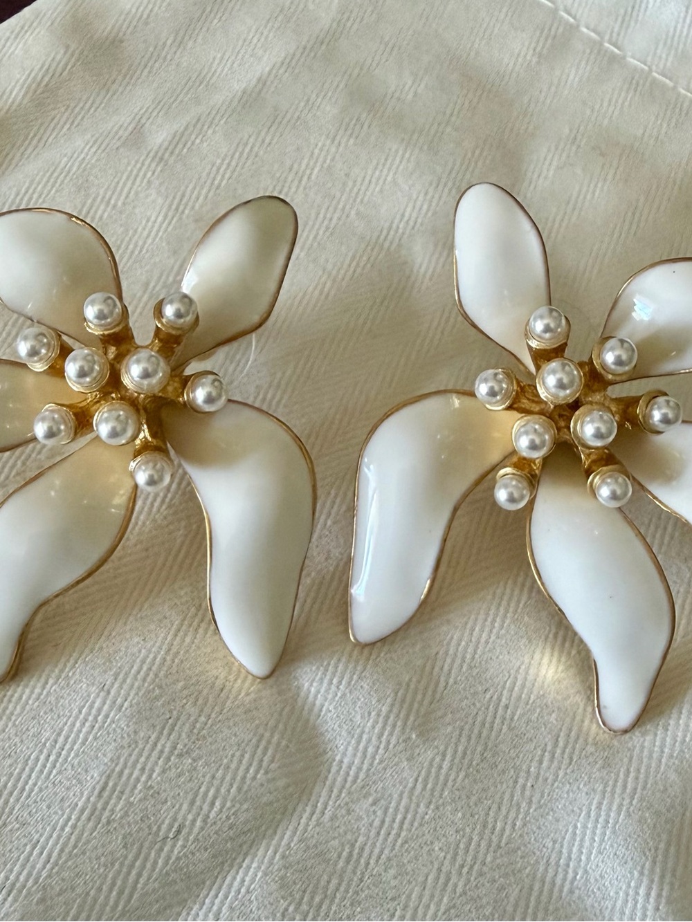 Oscar de la Renta White Enamel Flower Pearl Cluster Earrings